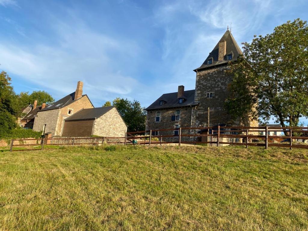 Les Confidences De Messire Sanglier, Stylished Guest Houses Beauraing Buitenkant foto