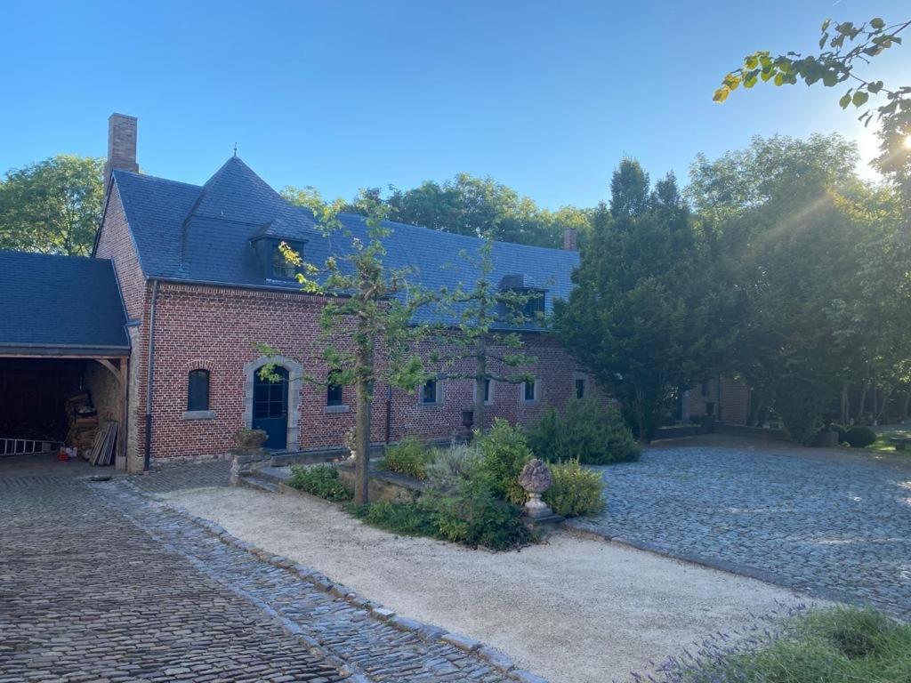 Les Confidences De Messire Sanglier, Stylished Guest Houses Beauraing Buitenkant foto