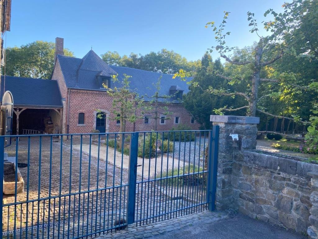 Les Confidences De Messire Sanglier, Stylished Guest Houses Beauraing Buitenkant foto