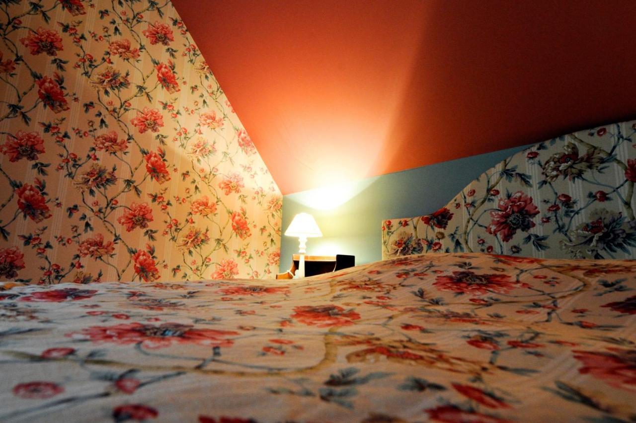 Les Confidences De Messire Sanglier, Stylished Guest Houses Beauraing Kamer foto