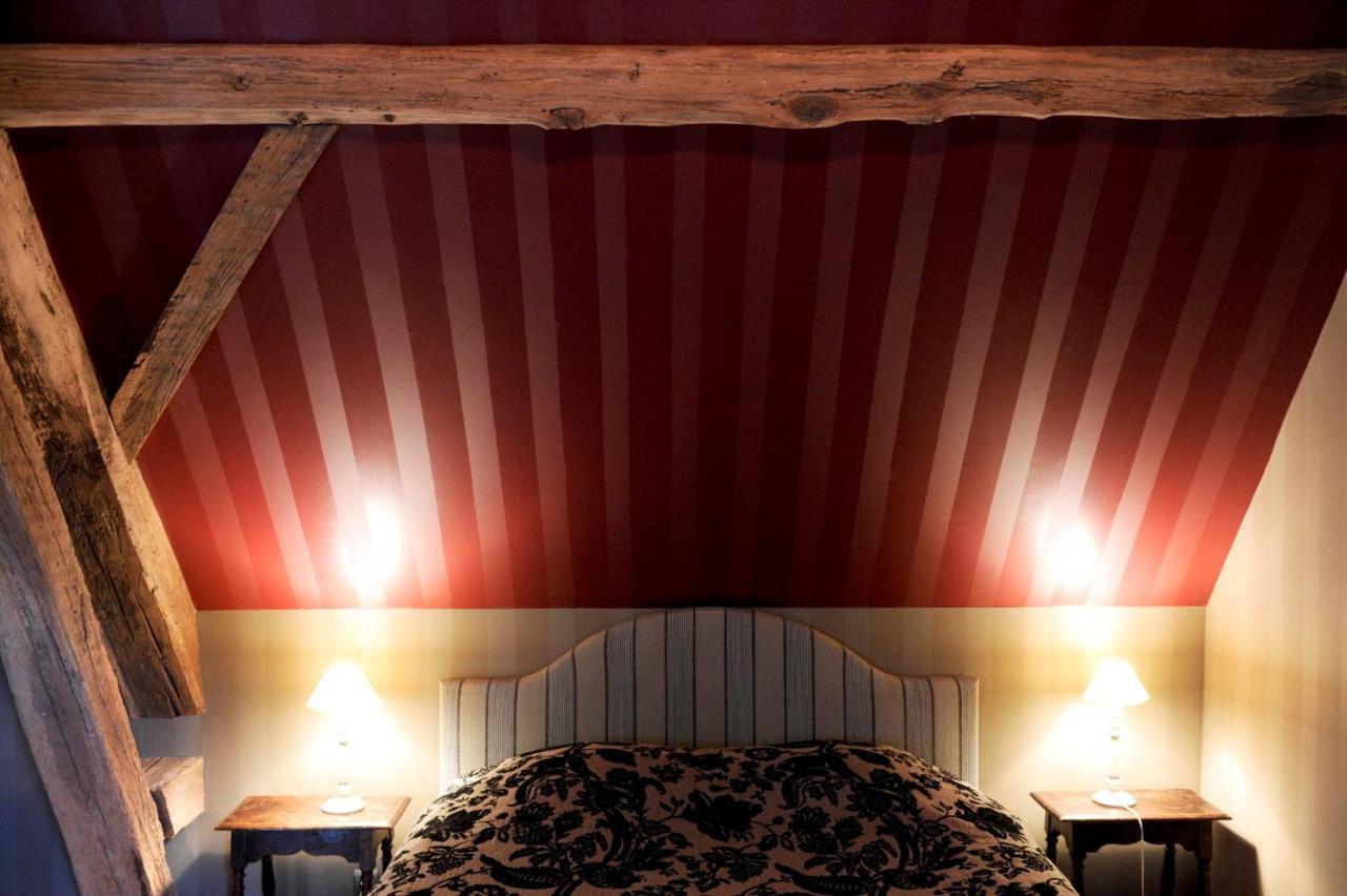 Les Confidences De Messire Sanglier, Stylished Guest Houses Beauraing Kamer foto